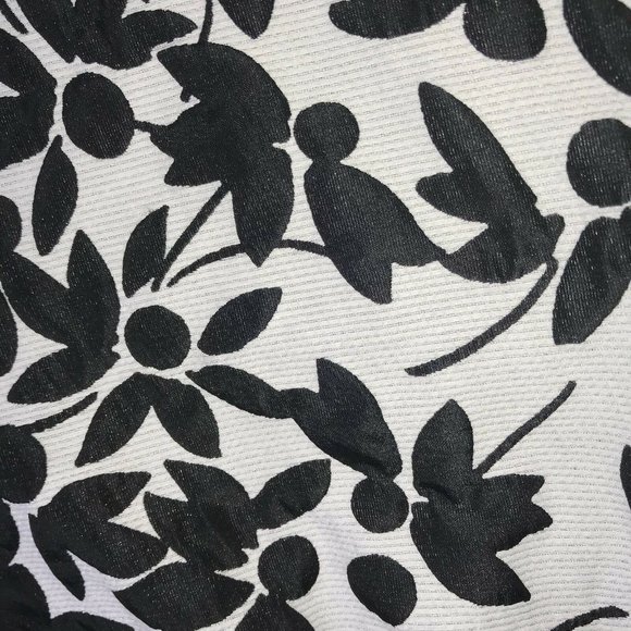 J. Crew Womens Shorts Black White Size 0 Floral Textured 3" Casual - Picture 4 of 5